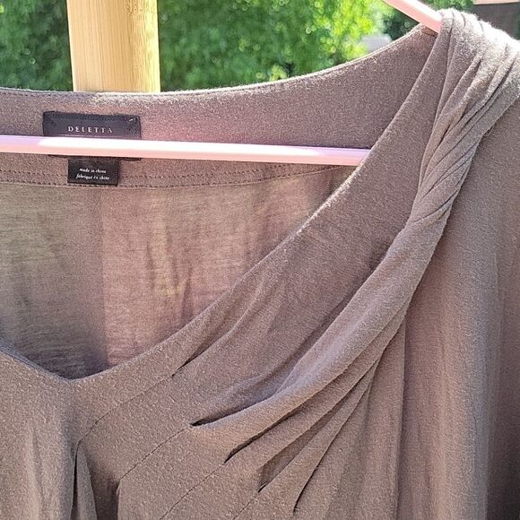 Anthropologie Deletta twist-shoulder top size M - Picture 2 of 4